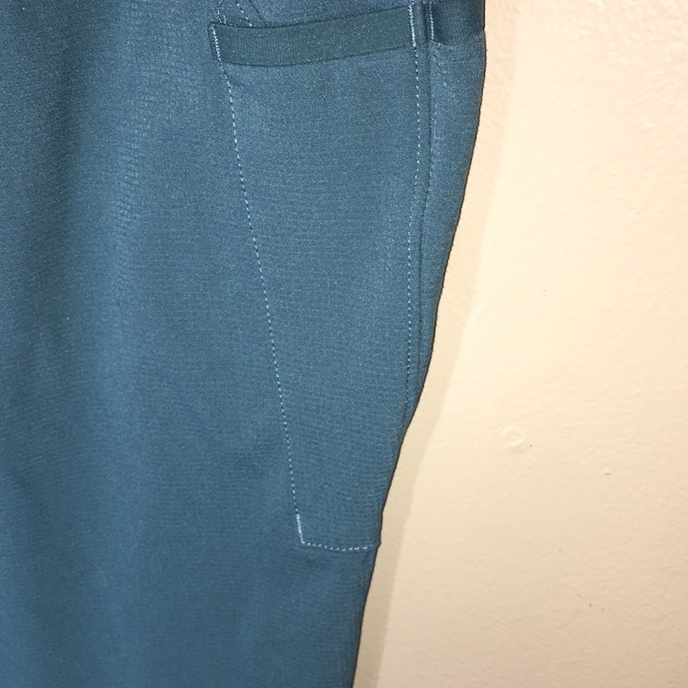 Under Armour loose cropped Capri pants size small hiking exploring blue … - Picture 6 of 8